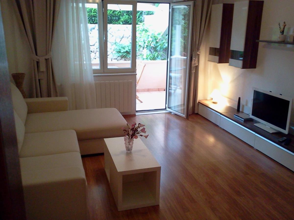 Apartments Jani Χβαρ Εξωτερικό φωτογραφία