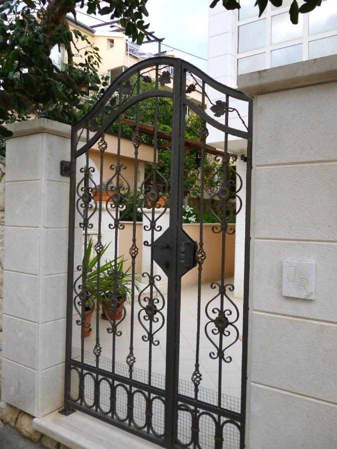 Apartments Jani Χβαρ Εξωτερικό φωτογραφία
